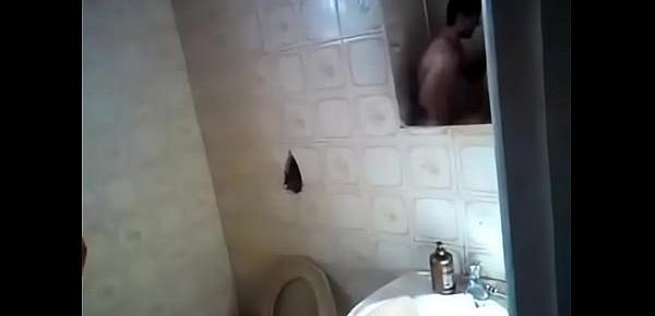  Follando en la ducha con mi novia